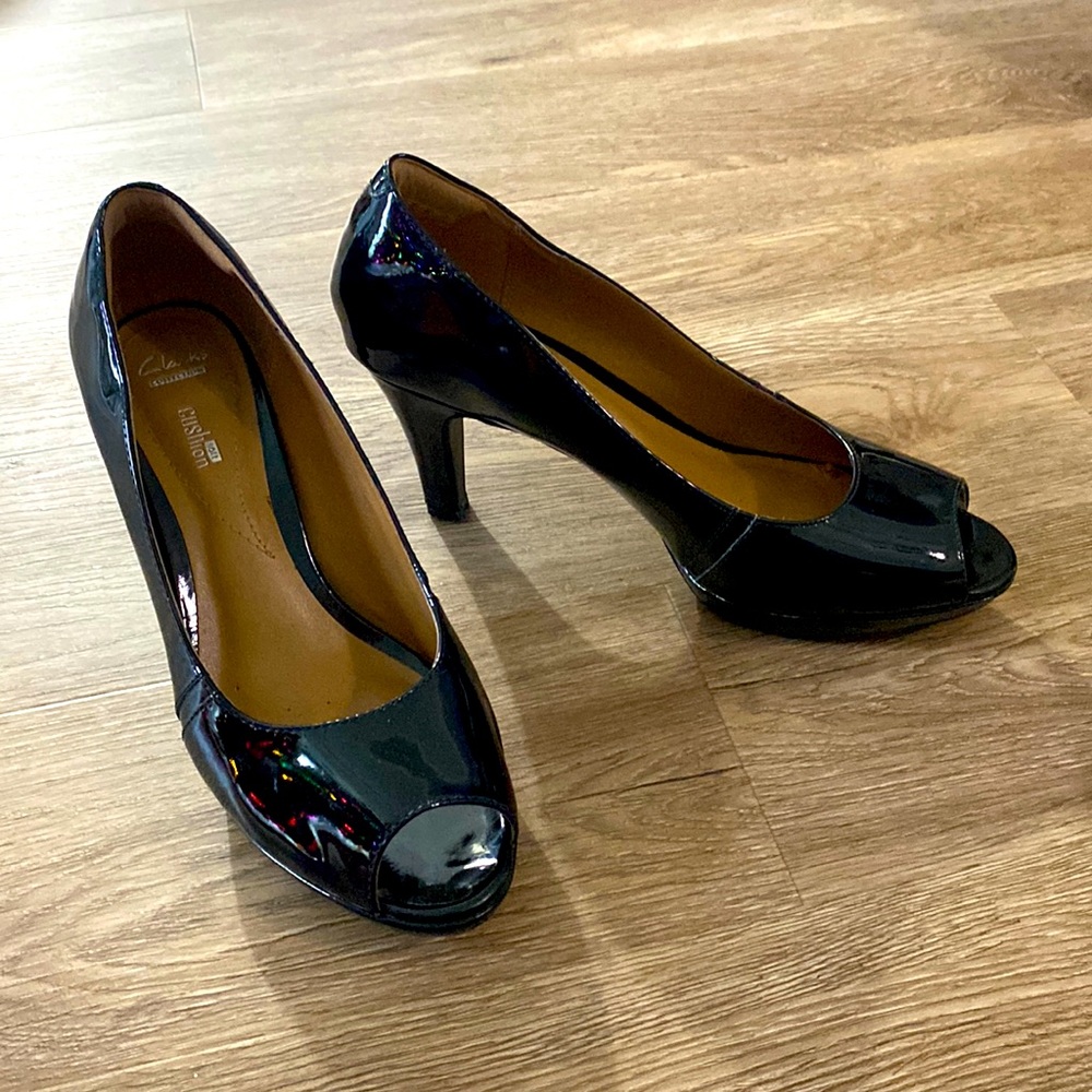 Clarks collection soft cushion black patent heels, size 10